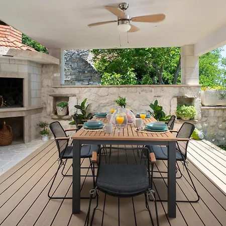 New! Falcon House, 3-bedroom With Heated 36 Sqm Pool, Jacuzzi, Finnish Sauna
