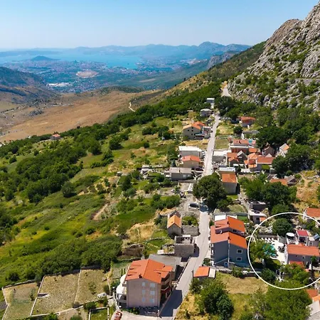 New! Falcon House, 3-bedroom With Heated 36 Sqm Pool, Jacuzzi, Finnish Sauna * Gornje Sitno