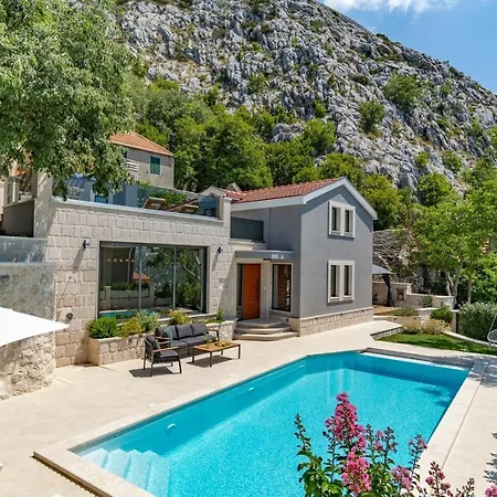 Villa New! Falcon House, 3-bedroom With Heated 36 Sqm Pool, Jacuzzi, Finnish Sauna Gornje Sitno