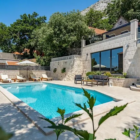 New! Falcon House, 3-bedroom With Heated 36 Sqm Pool, Jacuzzi, Finnish Sauna Villa *