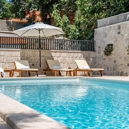 New! Falcon House, 3-bedroom With Heated 36 Sqm Pool, Jacuzzi, Finnish Sauna *