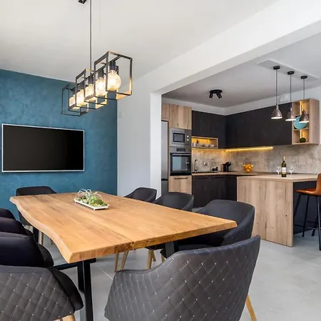 Villa New! Falcon House, 3-bedroom With Heated 36 Sqm Pool, Jacuzzi, Finnish Sauna