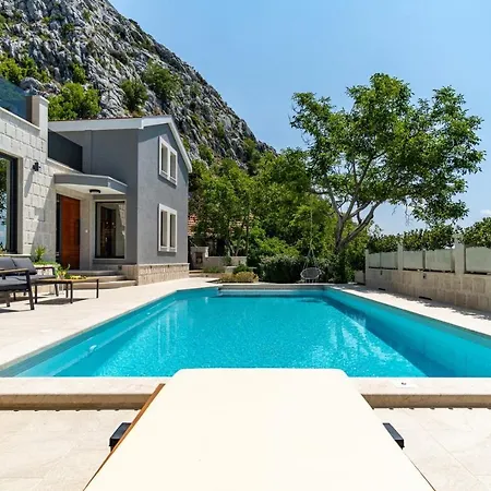 New! Falcon House, 3-bedroom With Heated 36 Sqm Pool, Jacuzzi, Finnish Sauna Villa *