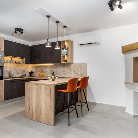 New! Falcon House, 3-bedroom With Heated 36 Sqm Pool, Jacuzzi, Finnish Sauna Villa *