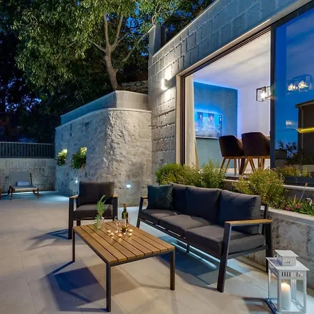 Villa New! Falcon House, 3-bedroom With Heated 36 Sqm Pool, Jacuzzi, Finnish Sauna *