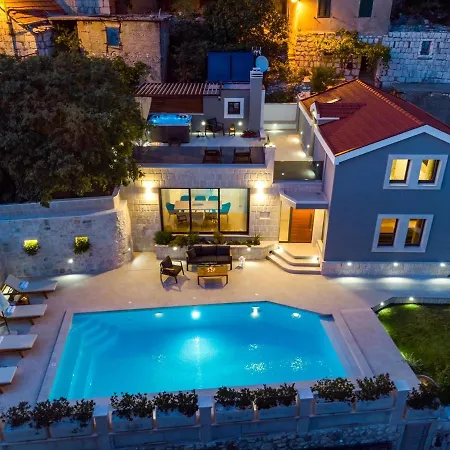 New! Falcon House, 3-bedroom With Heated 36 Sqm Pool, Jacuzzi, Finnish Sauna Villa *