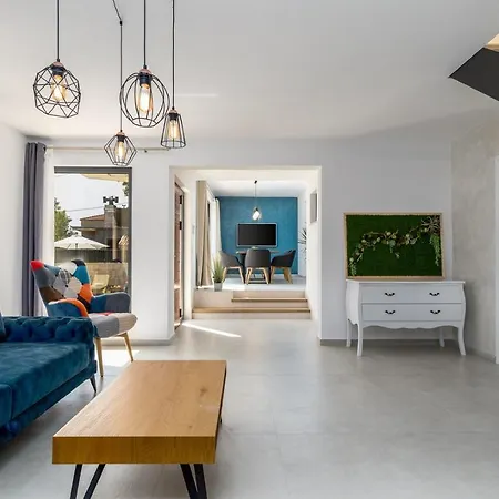 New! Falcon House, 3-bedroom With Heated 36 Sqm Pool, Jacuzzi, Finnish Sauna Villa *