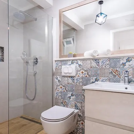 New! Falcon House, 3-bedroom With Heated 36 Sqm Pool, Jacuzzi, Finnish Sauna