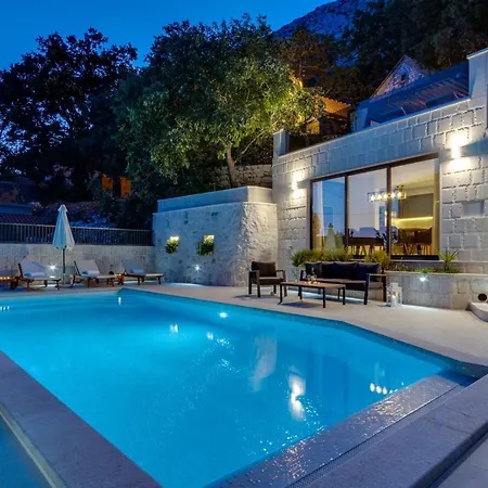New! Falcon House, 3-bedroom With Heated 36 Sqm Pool, Jacuzzi, Finnish Sauna Βίλα