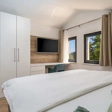 Villa New! Falcon House, 3-bedroom With Heated 36 Sqm Pool, Jacuzzi, Finnish Sauna
