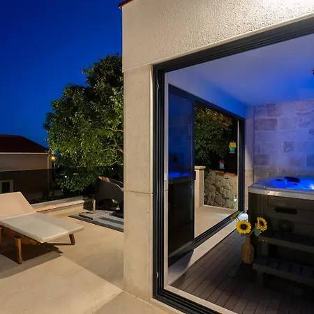 Βίλα New! Falcon House, 3-bedroom With Heated 36 Sqm Pool, Jacuzzi, Finnish Sauna Gornje Sitno