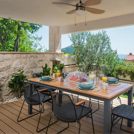 New! Falcon House, 3-bedroom With Heated 36 Sqm Pool, Jacuzzi, Finnish Sauna Gornje Sitno