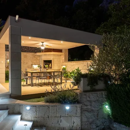 New! Falcon House, 3-bedroom With Heated 36 Sqm Pool, Jacuzzi, Finnish Sauna * Gornje Sitno