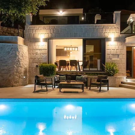 New! Falcon House, 3-bedroom With Heated 36 Sqm Pool, Jacuzzi, Finnish Sauna Βίλα
