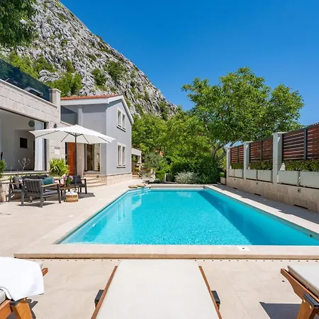New! Falcon House, 3-bedroom With Heated 36 Sqm Pool, Jacuzzi, Finnish Sauna *