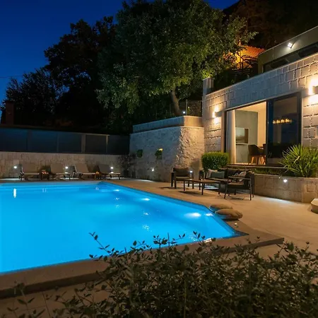 Βίλα New! Falcon House, 3-bedroom With Heated 36 Sqm Pool, Jacuzzi, Finnish Sauna Gornje Sitno