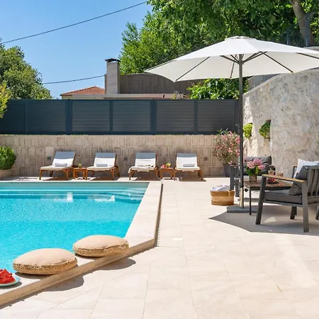 New! Falcon House, 3-bedroom With Heated 36 Sqm Pool, Jacuzzi, Finnish Sauna *